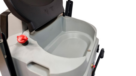 Подметальна машина Bennett Tornado 700bd (200Ач Li)