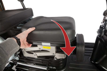 Трицикл электрический Wanshida UN MOTO (60V, 650W, черно-красный) (0000285-3104)