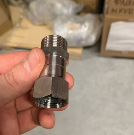 Переходник вращающийся М22х1.5ш-1/4г (нерж) TOR