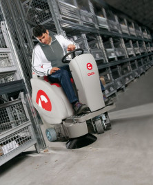 Подметальная машина Comac CS 60 B