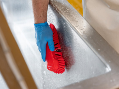 Щетка ручная XL Vikan (230мм, супер жесткий, красный)