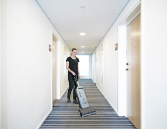 Пылесос Nilfisk VU500 15INCH SMU EU