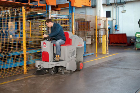 Подметальная машина Comac CS 700 H FP