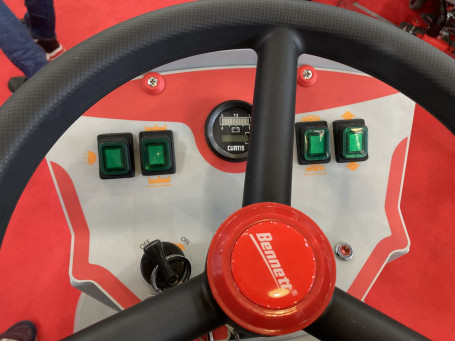 Поломоечная машина Bennett Hussar H120