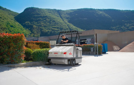 Подметальная машина Comac CS 120 BIFUEL