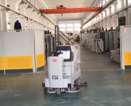 Поломоечная машина Bennett Dragoon D100b Plus (300Ач, Li)