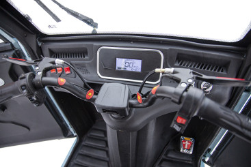 Трицикл электрический Rutrike Бокс (красный)