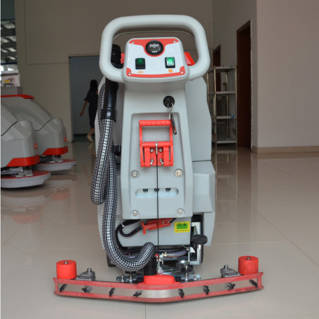 Поломоечная машина Bennett Smart S550bt Basic (80Ач, Li) (BNT61070-li80)