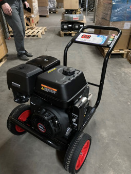 Мойка высокого давления бензиновая TOR BT-240V (250бар, 15л/мин)