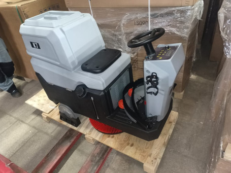 Поломоечная машина KRUGER K7R/560 (100Ач)